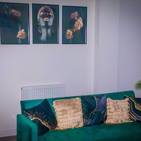 Royal Rooms At Coop Live Etihad, Sports City Manchester Exteriör bild